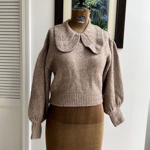 ASTR tan/brown color size small sweater